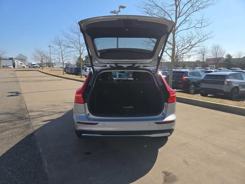 2025 Volvo V60 Cross Country B5 Ultra