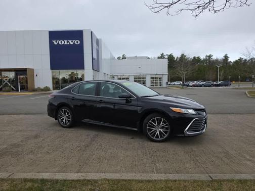 2024 Toyota Camry Hybrid XLE