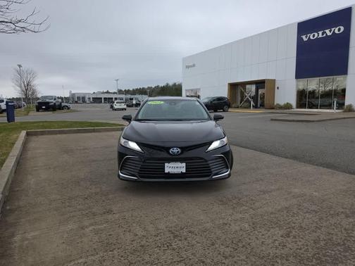2024 Toyota Camry Hybrid XLE