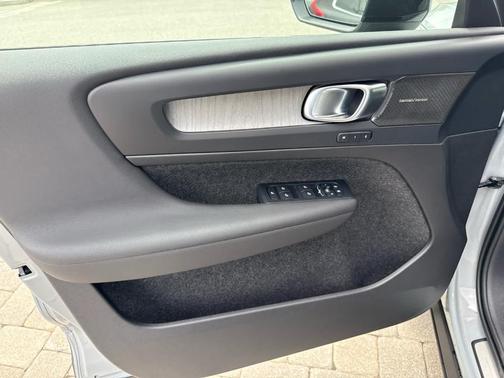 Metallic 2026 Volvo XC40 B5 Plus