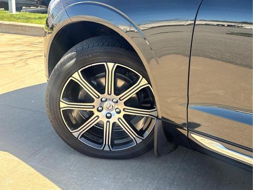 Onyx Black Metallic 2019 Volvo XC60 T5 Inscription
