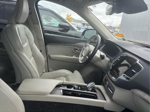 2023 Volvo XC90 B6 Ultimate 7-Seater
