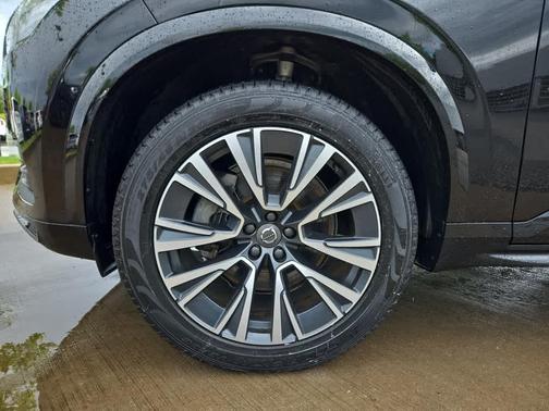 2022 Volvo XC90 T5 Momentum 7 Passenger