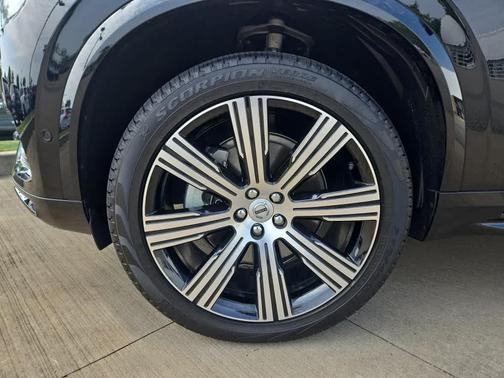 2025 Volvo XC90 B6 Ultra