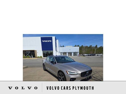 2024 Volvo S60 B5 Core Dark Theme