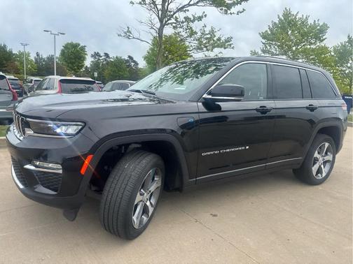Diamond Black 2023 Jeep Grand Cherokee 4xe Base