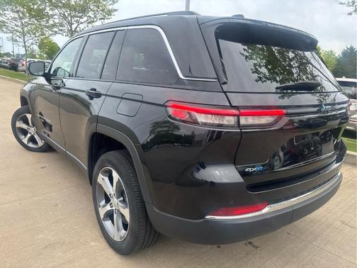 Diamond Black 2023 Jeep Grand Cherokee 4xe Base