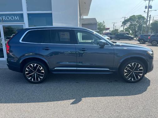2025 Volvo XC90 Plug-In Hybrid T8 Ultra 7-Seater