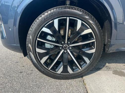 2025 Volvo XC90 Plug-In Hybrid T8 Ultra 7-Seater