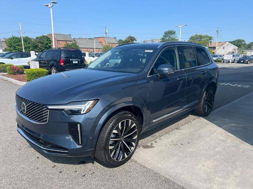 2025 Volvo XC90 Plug-In Hybrid T8 Ultra 7-Seater