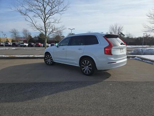 2023 Volvo XC90 B5 Core