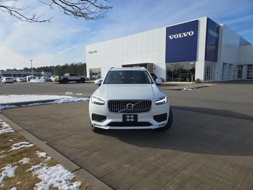 2023 Volvo XC90 B5 Core