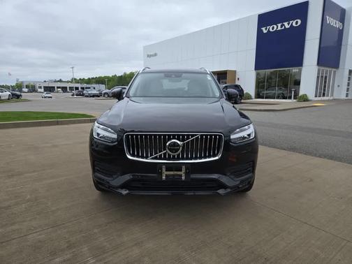 2022 Volvo XC90 T6 Momentum 7 Passenger