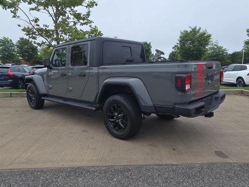2022 Jeep Gladiator Sport