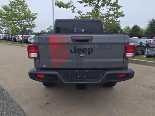 2022 Jeep Gladiator Sport