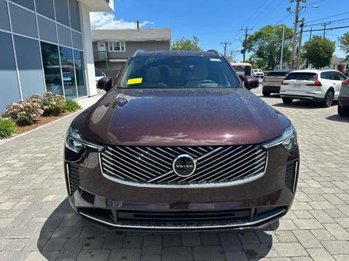 Mulberry Red 2026 Volvo XC90 Plug-In Hybrid T8 Ultra 7-Seater
