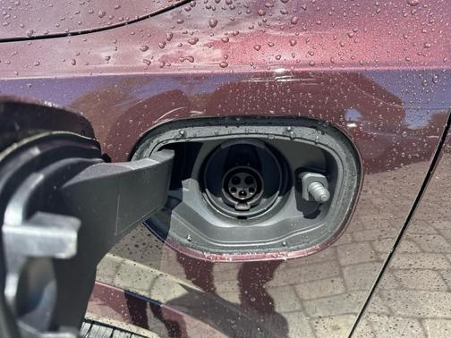 Mulberry Red 2026 Volvo XC90 Plug-In Hybrid T8 Ultra 7-Seater
