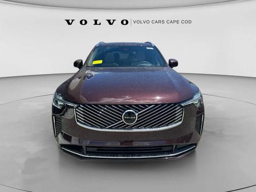 Mulberry Red 2026 Volvo XC90 Plug-In Hybrid T8 Ultra 7-Seater