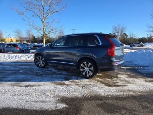 2024 Volvo XC90 B6 Ultimate Bright Theme 6-Seater