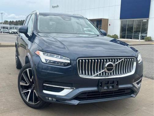 Denim Blue Metallic 2023 Volvo XC90 B5 Plus