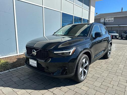 Black 2026 Volvo XC40 B5 Plus