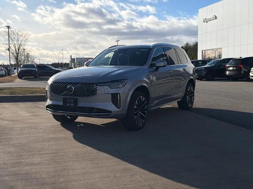 2026 Volvo XC90 B6 Plus 7-Seater