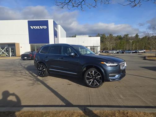 2023 Volvo XC90 B5 Plus