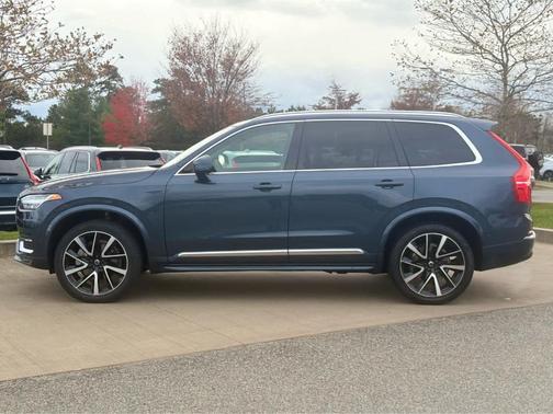 2023 Volvo XC90 B6 Plus 6-Seater