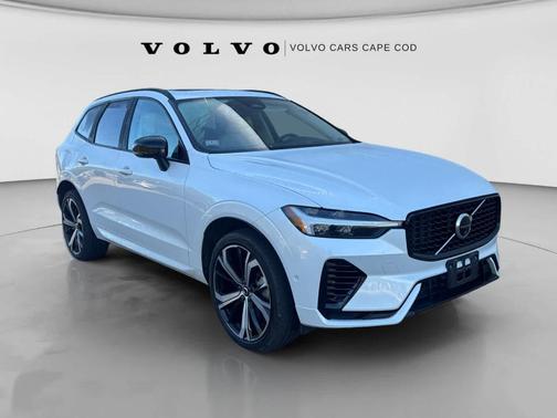 Crystal White Metallic 2025 Volvo XC60 Plug-In Hybrid T8 Ultra