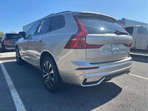 2025 Volvo XC60 B5 Plus