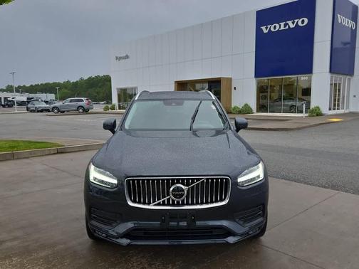 2022 Volvo XC90 T6 Momentum 7 Passenger