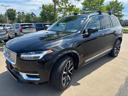Onyx Black Metallic 2023 Volvo XC90 B6 Plus 6-Seater
