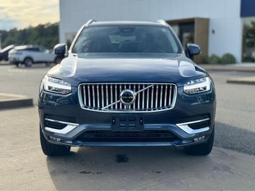 2024 Volvo XC90 B5 Plus Bright Theme