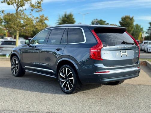 2024 Volvo XC90 B5 Plus Bright Theme