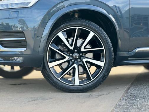 2024 Volvo XC90 B5 Plus Bright Theme
