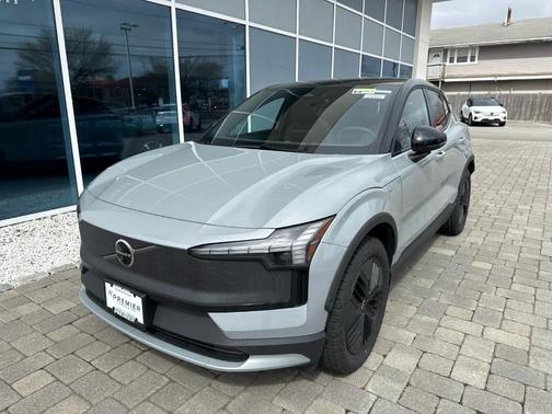 Metallic 2026 Volvo EX30 TWIN MOTOR CROSS COUNTRY ULTRA