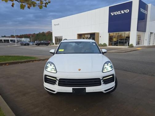2022 Porsche Cayenne Platinum Edition