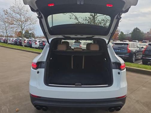 2022 Porsche Cayenne Platinum Edition