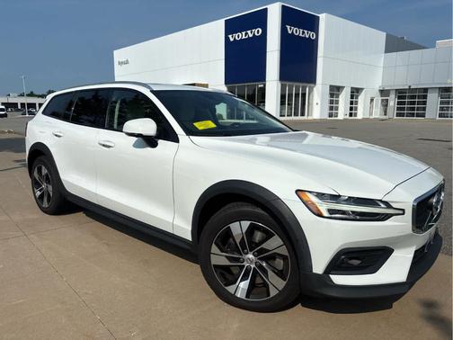 Ice White 2021 Volvo V60 Cross Country T5