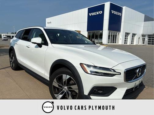 Ice White 2021 Volvo V60 Cross Country T5
