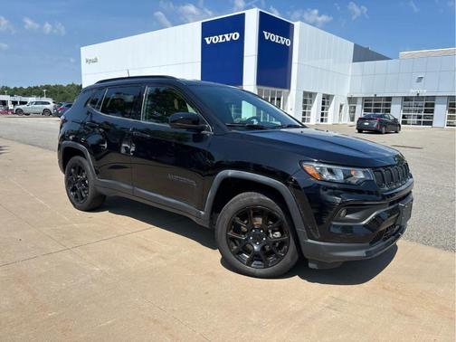 Diamond Black 2022 Jeep Compass Altitude