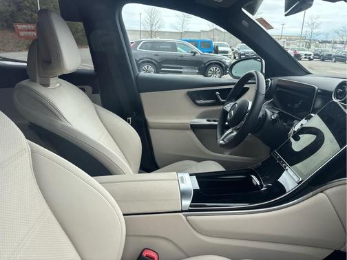 2025 Mercedes-Benz GLC 300 Base 4MATIC