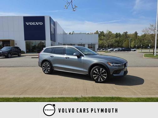 Gray Metallic 2021 Volvo V60 Cross Country T5