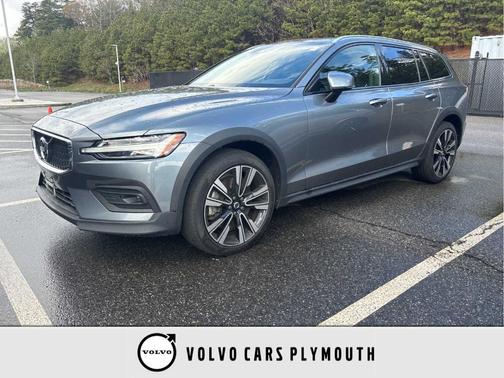 Gray Metallic 2021 Volvo V60 Cross Country T5
