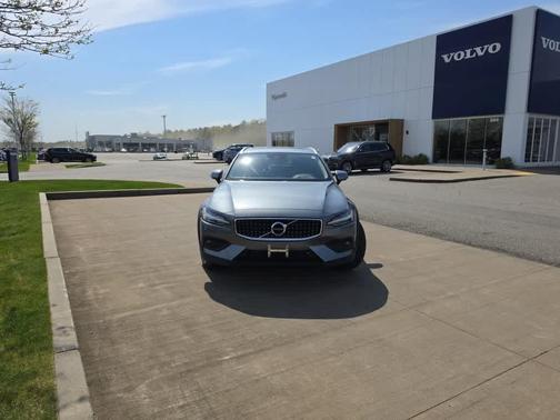 Gray Metallic 2021 Volvo V60 Cross Country T5
