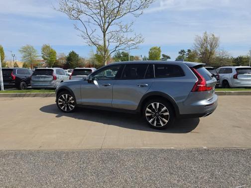 Gray Metallic 2021 Volvo V60 Cross Country T5