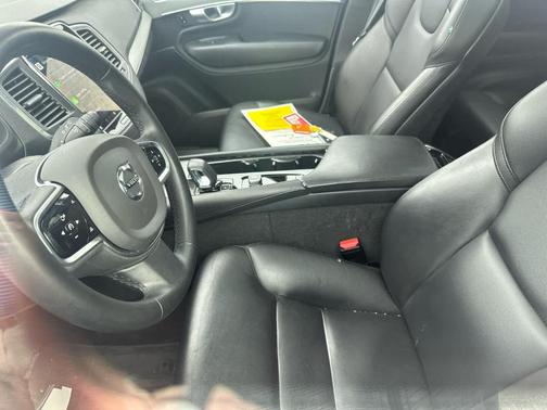 Silver 2023 Volvo XC90 B5 Core