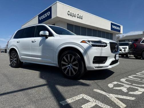 Crystal White Metallic 2023 Volvo XC90 B6 Core