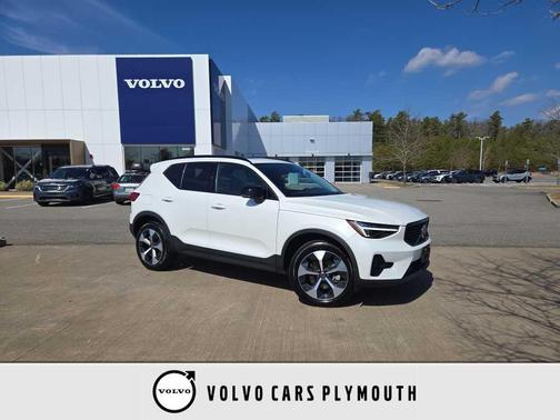 2026 Volvo XC40 B5 Plus