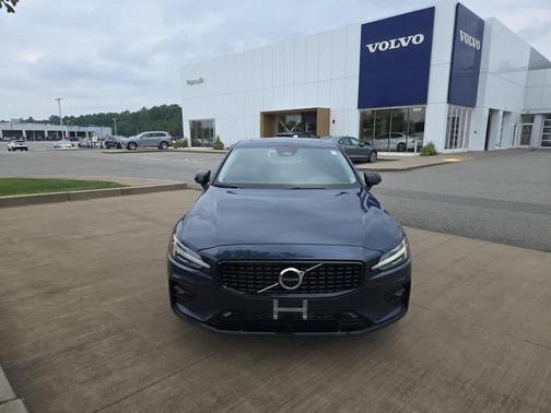 2025 Volvo S60 B5 Core